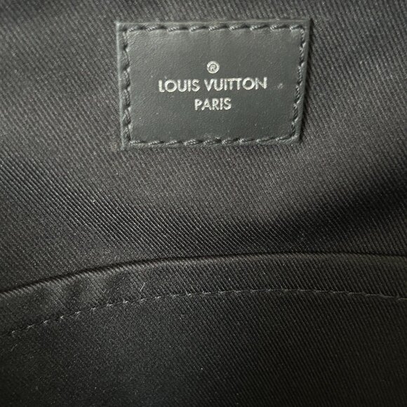 Louis Vuitton Damier Graphite Avenue Sling Bag - Picture 4 of 4